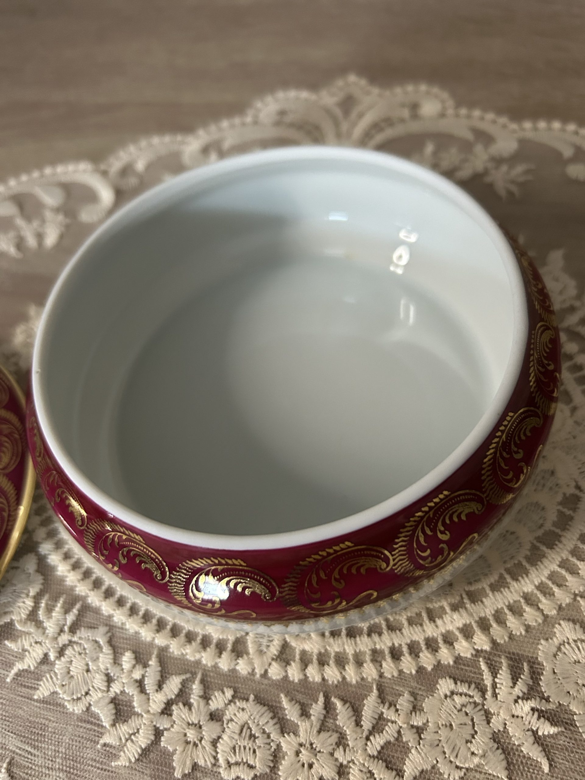 img_8454 boîte à bijoux ou bonbons en porcelaine de limoges avec décor watteau