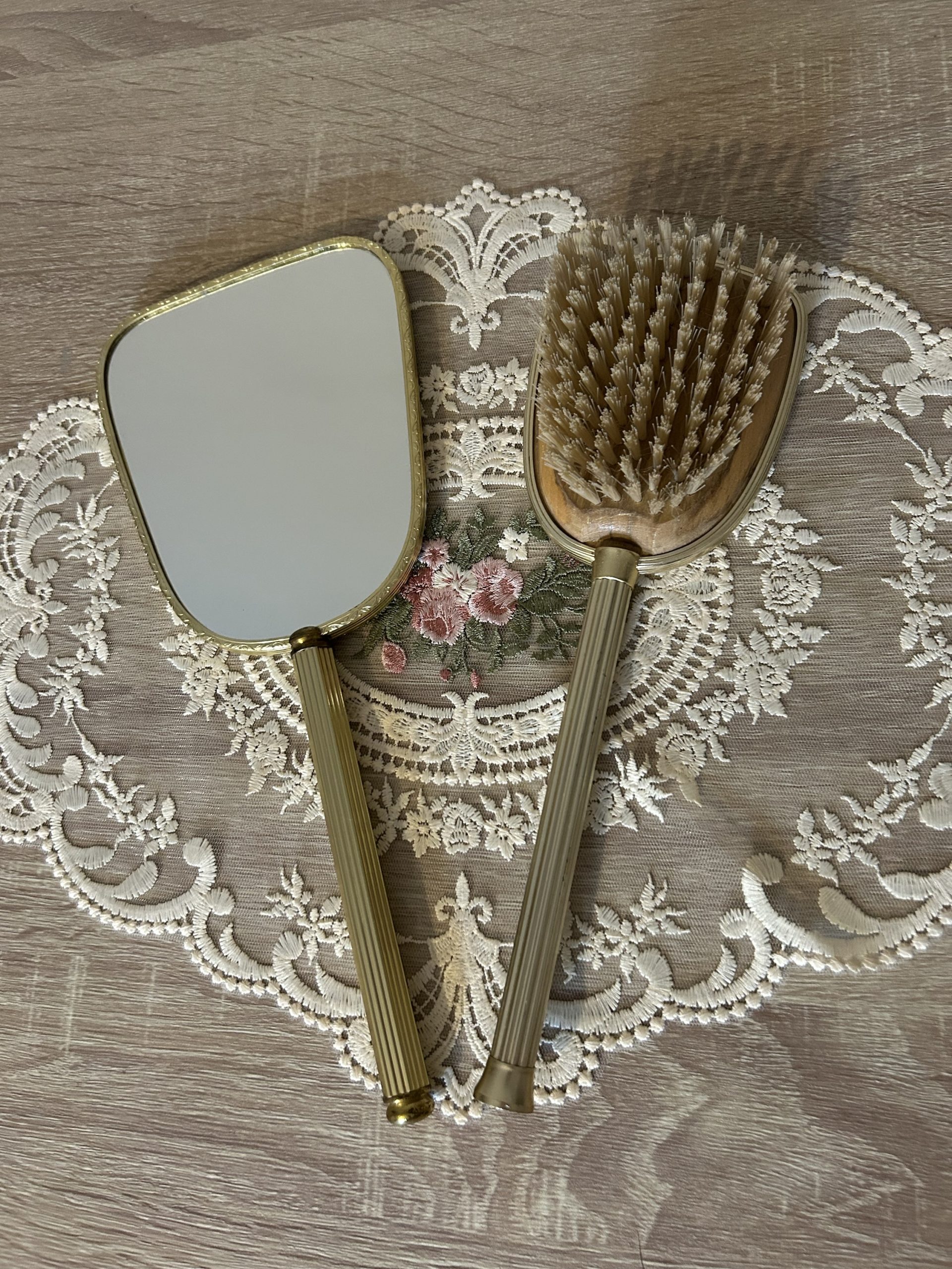 img_8962 ensemble miroir et brosse vintage