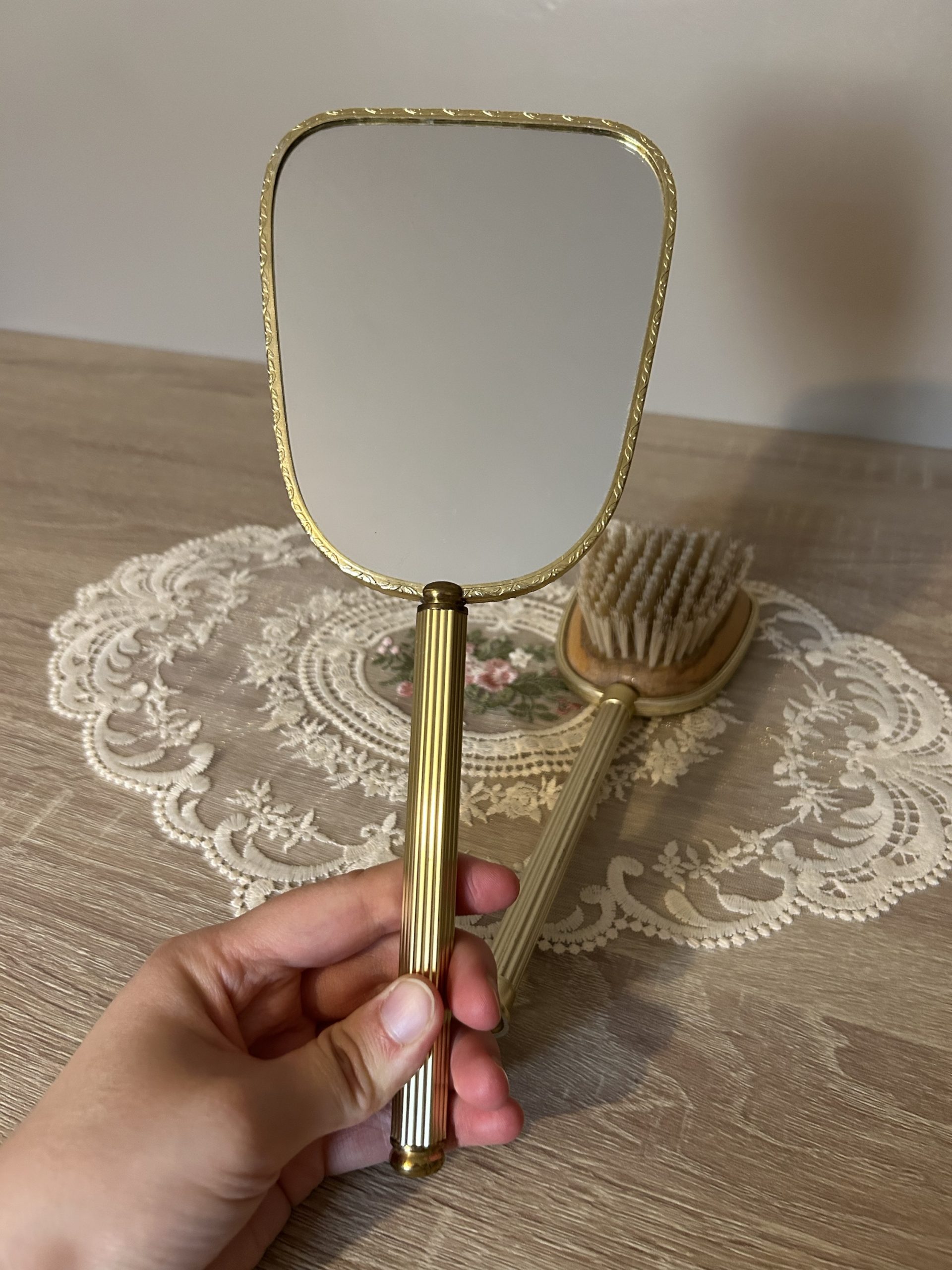 img_8970 ensemble miroir et brosse vintage