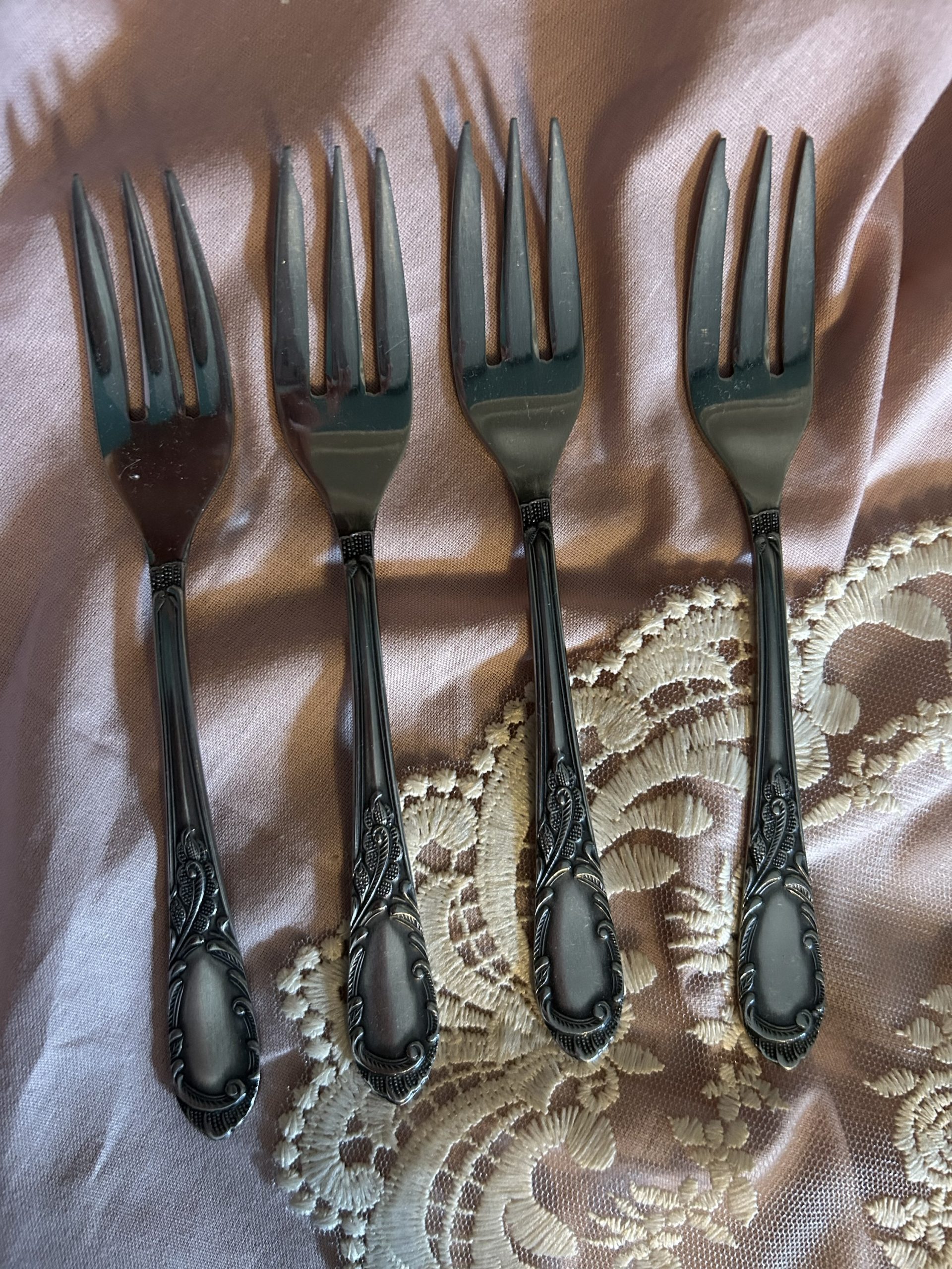 img_0786 lot de 4 fourchettes à dessert en inox