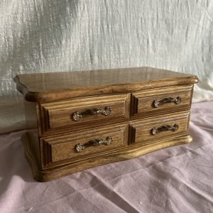 boîte à bijoux style meuble en bois