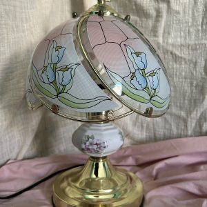 lampe vintage dorée verres roses