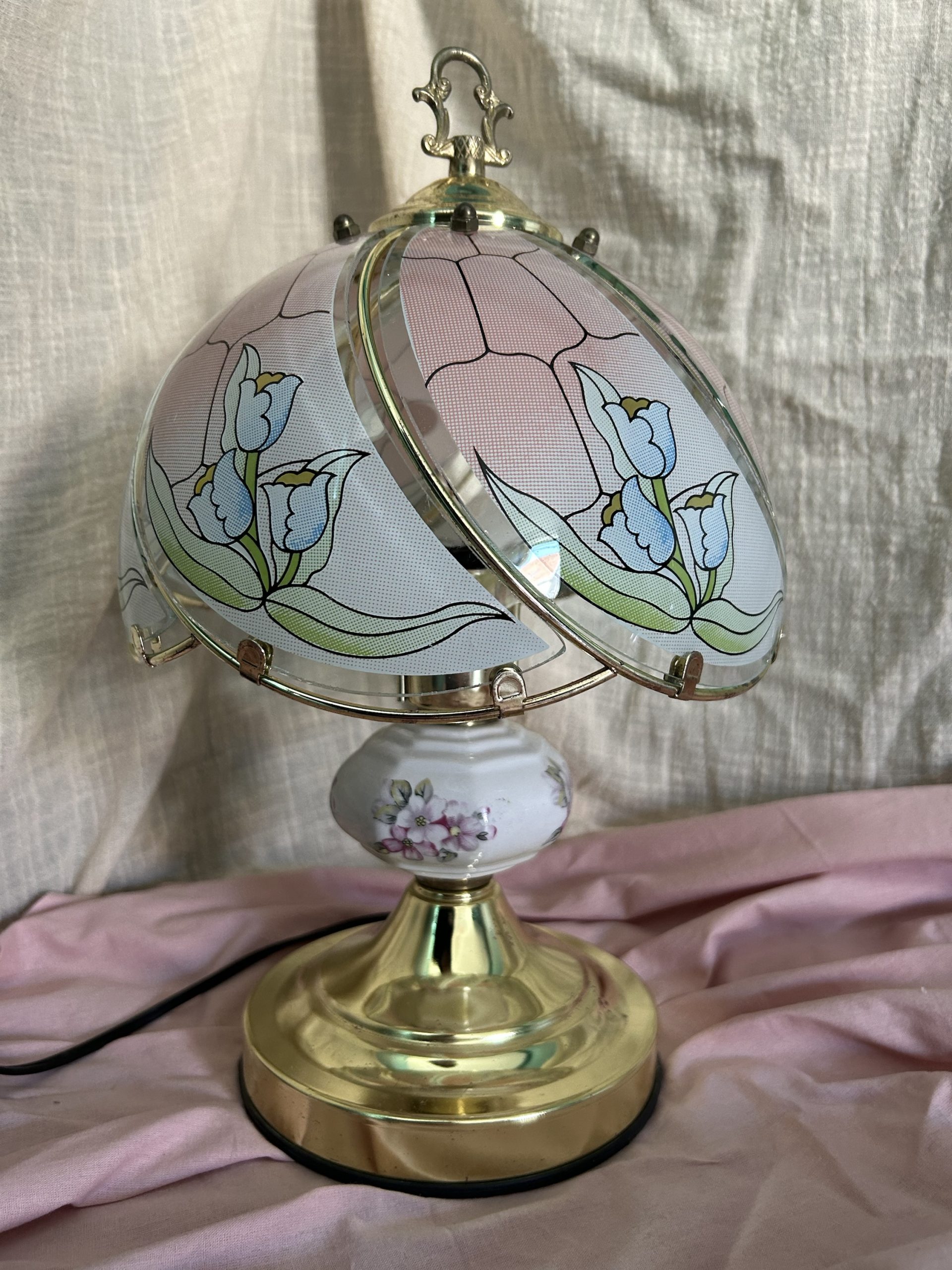 img_1625 lampe vintage dorée verres roses