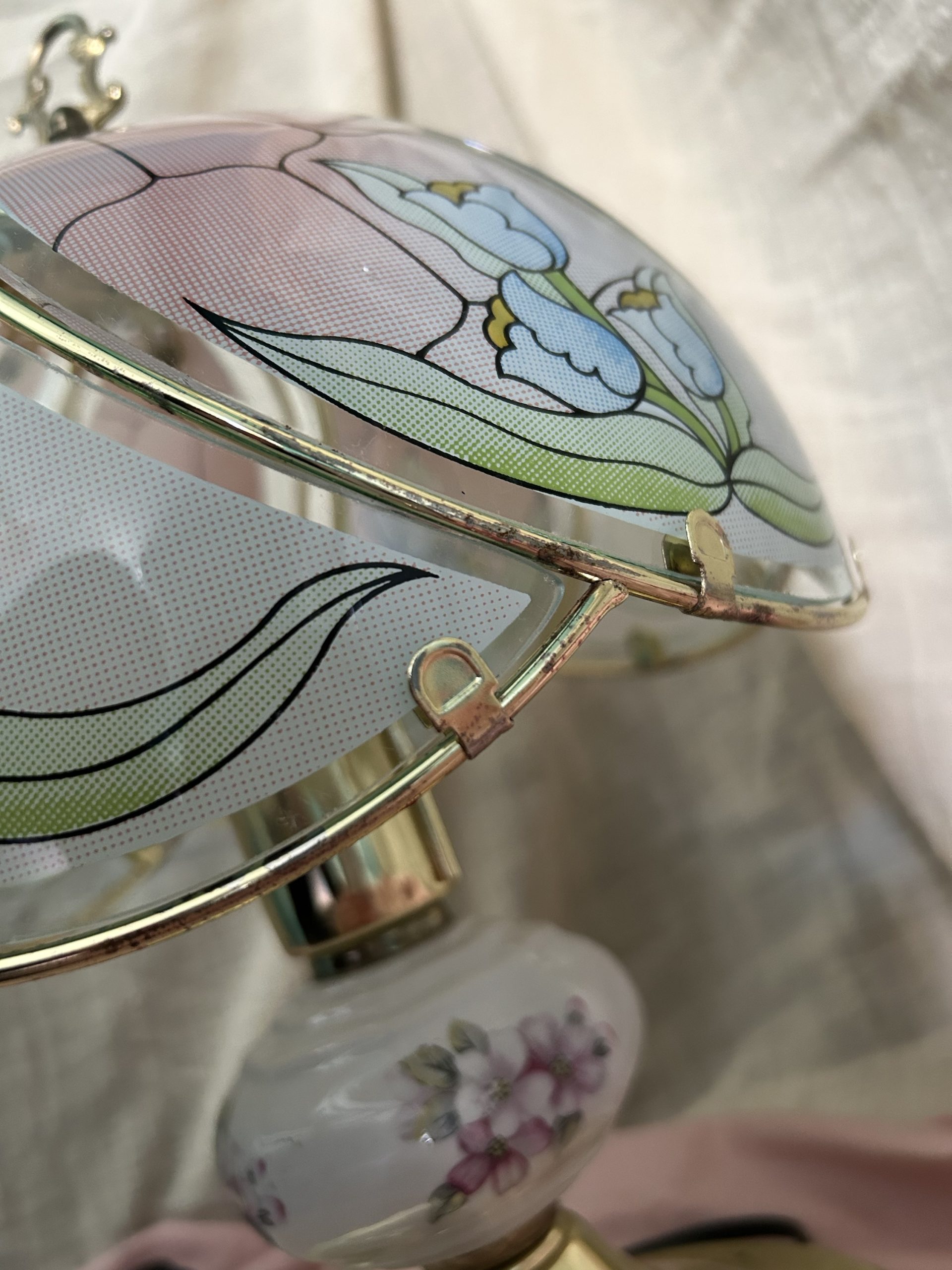 img_1633 lampe vintage dorée verres roses