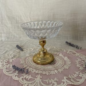 coupe en cristal sur pied doré